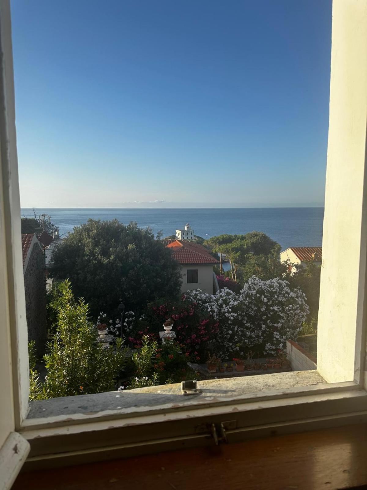 Maison Des Amis Villa Capraia Luaran gambar